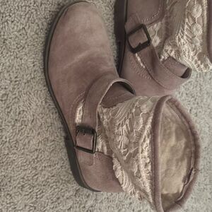 Mudd Cream Ankle Booties with Cozy Lining